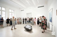 看余友涵、杨福东等当代艺术家的外滩“神游”