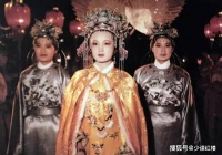 红楼梦里地位最高的小姐，是贾府最大的靠山，最后死得很惨