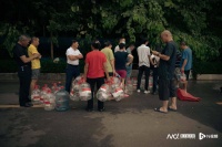 图集｜七夕河源：市民凌晨排队打七夕水