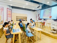 童馨绘红心，他们用画笔传承爱国情怀