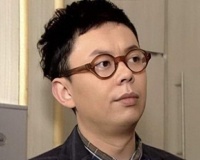 TVB知名男星约满离巢，转行做殡葬生意，父亲是香港前保安局局长