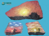 海军某旅下士邓嘉泓：以石为纸，送给战友一幅“石头画”