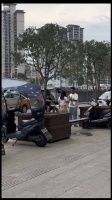大妈直接看呆了
