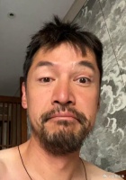 猝不及防！8月29日凌晨1点18分，胡歌更新了动态，他写下我尽量、我尽量、我尽量保持冷静，我对不起好多人……