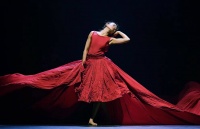 舞蹈剧场《一刻》：青年舞蹈家华宵一挑战极限