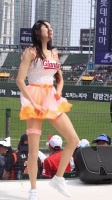 谁知道她们腿上的圈圈是干什么用的吗？