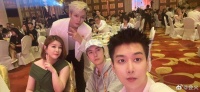 杜华晒了乐华家族年会合照……