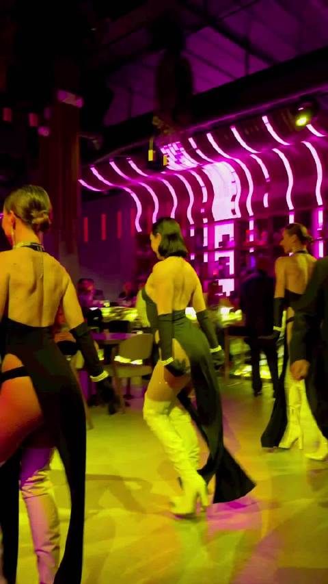 洛杉矶 No Comment 演出吧