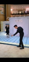 张柏芝上海活动现场 张柏芝穿搭一套黑色礼服依然美若天仙……