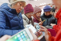 千万粉丝网红“秀才”被封背后，中老年市场的消费力正逐步释放