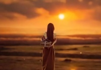 生活各有悲欢，不必羡慕别人，更不必为难自己