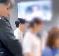 都暻秀室内吸烟被举报 目前已被处以罚款