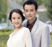 演员罗钢：娶小23岁郝蕾，陪娇妻战胜家族遗传病，48岁老来得子