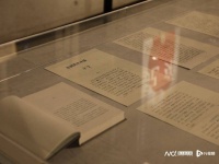 感受经典的力量！余华、董宇辉首度同框聊《在细雨中呼喊》