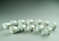 博物院丨康熙五彩十二月花卉杯：无由持一碗，寄与爱茶人