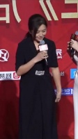 江珊 久违出席活动，55岁的她依然漂亮……
