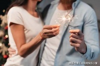 感情中，无论你有多爱一个人，都不能为他去做这4件“傻事”！