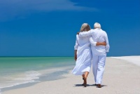 老人躺在病床上才明白，真正的朋友，就是这三种人