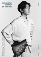 邓为的杂志封面曝光后有网友吐槽邓为下巴像芒果……