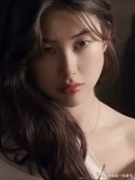 哪个男人会拒绝这样的性感明媚大美人