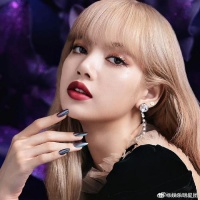 Lisa好像没有受到疯马秀影响，疑似和网传男友lv三公子在泰国旅游