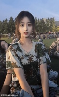浙江女生晒军训照，标准的校花长相，男生好奇：这样的女生谁在谈