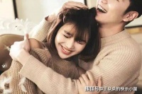 唯有真心喜欢你的男人，才会在你面前有这4种表现，不爱装不出来！