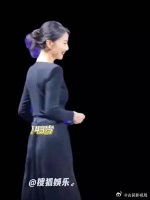 高圆圆黑色连体阔腿裤，真的太有气质了