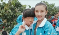 宋祖儿小学时候的照片，脸真的是老天爷赏饭吃……