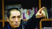 张艺谋身价40亿，两个亲弟一个种地，一个修自行车，他为何不帮？