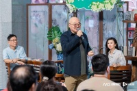 作家千夫长与名家共话十字十行诗的嬗变