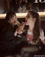 网友称泫雅的精神状态是不是出问题了