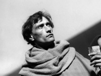 安托南·阿尔托：一个痛苦的灵魂，完成对一切权力的反叛