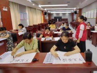 肥西县桃花镇：书法课堂进社区 笔墨飘香暖民心