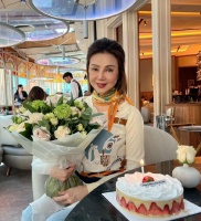 98岁余宝珠近照曝光，满面红光精神好，并亲自为前儿媳谢玲玲庆生
