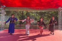 水磨沟区：文艺汇演进乡村 文化惠民促振兴