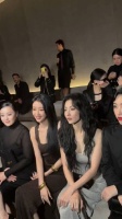 果然美女最怕对比……