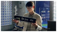 宋仲基瓜事件引发热议，公司回应引人深思，人设危机将至！