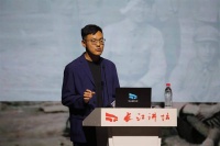 从记者转型的作家杨潇：“做事这件事本身可能带你走出彷徨和不确定”