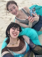 47岁的李小冉颜值身材状态，你能想象到她已经快50了吗？