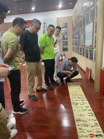 啥样的作品能上全国手卷展？四川自贡书协看稿会专门“挑刺”