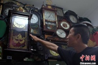 收藏迷家中打造“工业博物馆” 再现西南小城辉煌往事