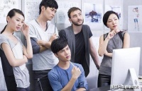 俗语：人穷不交三友，落难不求三人，看完你就明白了