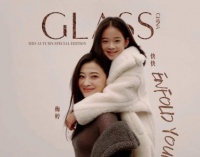 梅婷与爱女拍摄写真，母女俩五官宛如复制，一家四口太幸福