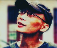 租居8平米内的著名作家唐国明咋说：即使轻于鹅毛，也要活成一首千古流传的诗