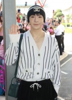 在评论区看中国香港ip 的网友吐槽mirror ……