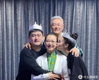 赵本山儿子公司开业！众多明星出场，有人随礼88万，劳斯莱斯接送