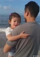 汪小菲这个老父亲确实没有说谎，他只要有时间就带孩子去海边玩……