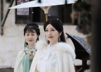70岁赵雅芝近照曝光：再扮“白娘子”，犹如仙女下凡，她怎么还没老？