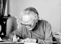 杨绛先生告诫世人：人老了，要依仗的不是子女，而是守住这3扇门